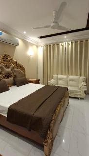 4 Bedroom House DHA Ph 6 near PKLI, Raya & Dolmen - 2