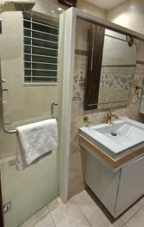 4 Bedroom House DHA Ph 6 near PKLI, Raya & Dolmen - 1