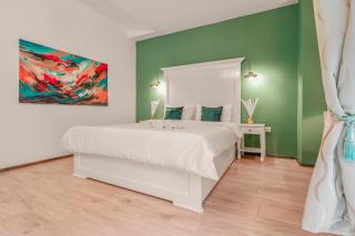 2 min Walk to Main Square - Click for More info - 5