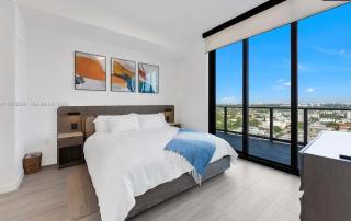Luxury Corner Condo with Panoramic Ocean Views - 7