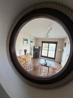 Elegant 1-Bedroom Flat With Stunning Thames views - 8