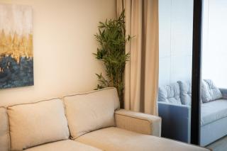 Central 2BR Apt Yas F1 Circuit - 7