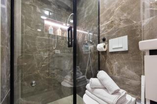 Central Nest Loft-2 min from Toptani -fast WiFi - 8