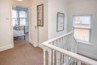 Captain's Quarters - Heart of Cowes - sleeps 11 - 2