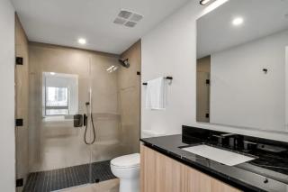 Luxury 2BR Residence District 225 Walk to Arena - 1