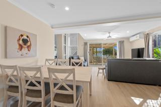 Family Friendly 2 Bed Flat with Balcony - 3