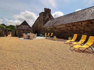 Stunning Holiday Cottage in Neulliac - 4