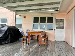 Peach Me Beach Shack - 5