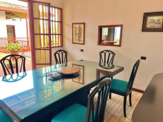 Colonial house next to the park and Madre Laura - 6