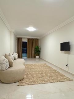 Private Room in Shared Sea View Apartment - 4