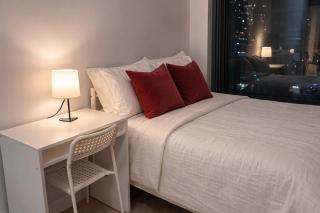 Downtown Toronto Condo Sleeps 6 Two Queen Beds & Sofa Bed Gym Near UofT - 6