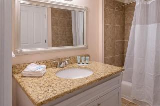 Towers On The Grove 724 Direct Oceanfront Suite Sleeps 6 guests - 8