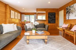 Moa Cottage - Central Oneroa Village - 7