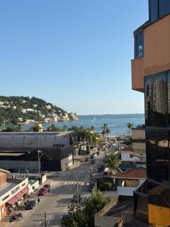 Apto na Enseada 150 metros - 9