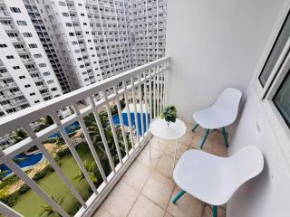 RM 1131 Shore Residences Pool View by Prime Stay MOA - 3