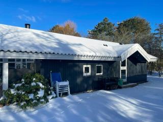 Cottage With Beach Access On Sjællands Odde - 1