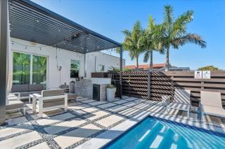 Miami Luxury 4BR Oasis with Private Pool, Outdoor Kitchen & Patio - 4