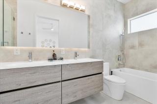 Miami Luxury 4BR Oasis with Private Pool, Outdoor Kitchen & Patio - 1