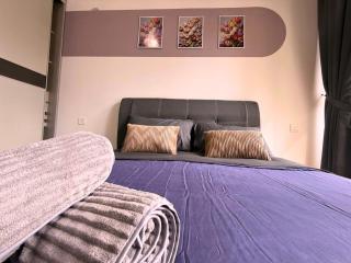 JB Danga Bay Cozy 2BR by Viesel Group - Restaurants, WiFi, Free Parking - 5