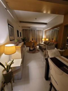 Ideal Family Gateaway Connected to Eastwood Mall - Manilla - 1