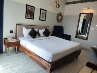 The Casablanca Pool and Bar - 1