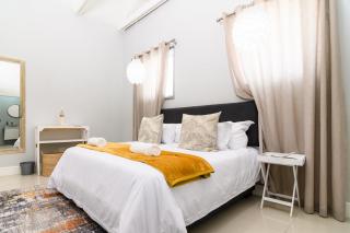 The Cube Executive Self-Catering Apartments 10A - 6