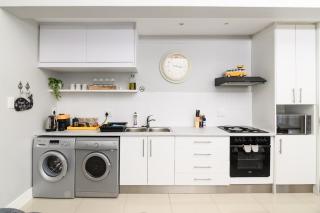 The Cube Executive Self-Catering Apartments 10A - 5