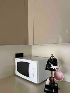 Stylish and Modern Residence in Perfect Location - 5