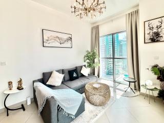 Stunning Burj Khalifa View Luxury Stay in Dubai - 8
