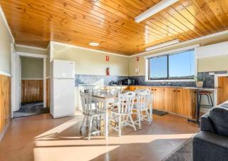 Kellraine Holiday Units - 9