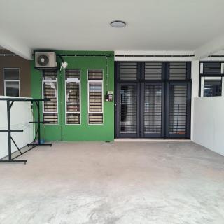 Premier Selesa Homestay Balok Kuantan - 0