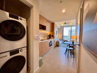 Escape to Chic Apartment in the Heart of Miami - 2