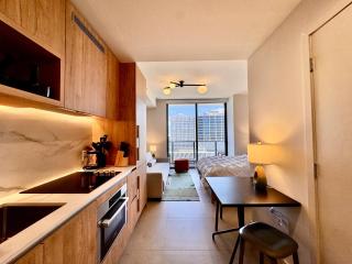 Escape to Chic Apartment in the Heart of Miami - 5