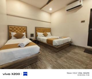 FabHotel Pride Suitz - 8
