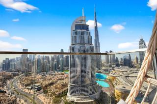 Esteemed 3-and-a-Half BR in Boulevard Point, FULL Burj View - 2