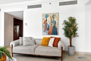Esteemed 3-and-a-Half BR in Boulevard Point, FULL Burj View - 1