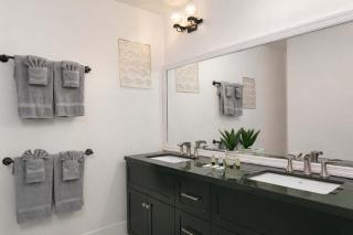 Elegant Gaslamp Loft City Views & 99 Walk Score - 8