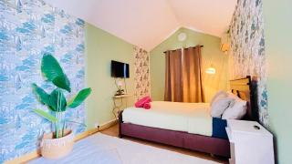 Modern House with Pool - 4