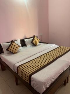 Hotel Mahadev Home-Stay !! Near Chandigarh It'l Airport - 2