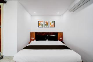 Collection O Rani Kamlapati Railway Station Formerly Silkroute Palace - 4