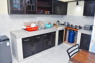 One Bedroom with 3 beds can sleep 4 - Mombasa - 5