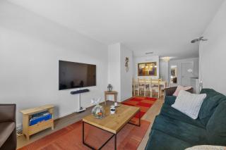 Lion 010 sur la place du Village a Anzere - 3