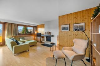 Lion 107 sur la place du Village a Anzere - 9