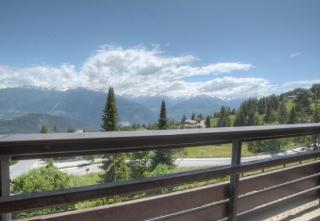 Mars 204-205 place du village a Anzere vue sur les Alpes - 6