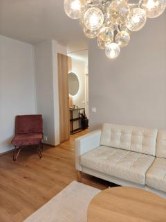 Modern and beautiful two-bedroom apartment, WiFi and parking - 0