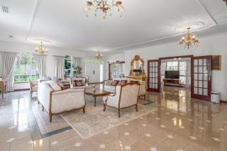 4Br Mansion with Classic Charm in Embassy Precinct - 8