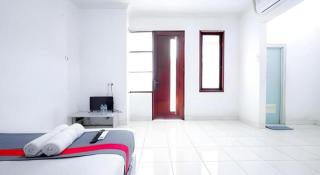 Hotel O J&b Rooms Tomang - 9