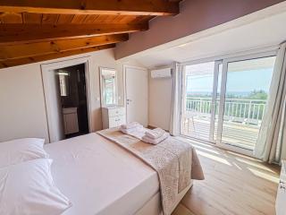 Seaside Pool Villas - 8