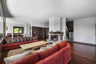 Chalet Noir pres de la telecabine a Anzere - 9