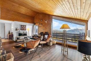 Saphir 404 pres de la telecabine a Anzere avec vue sur les Alpes - 0